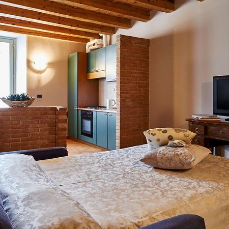Antico Borgo Aparthotel Bergamo Exteriör bild