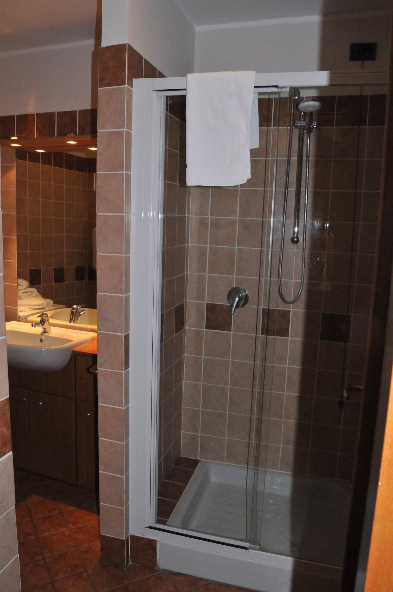 Antico Borgo Aparthotel Bergamo Exteriör bild